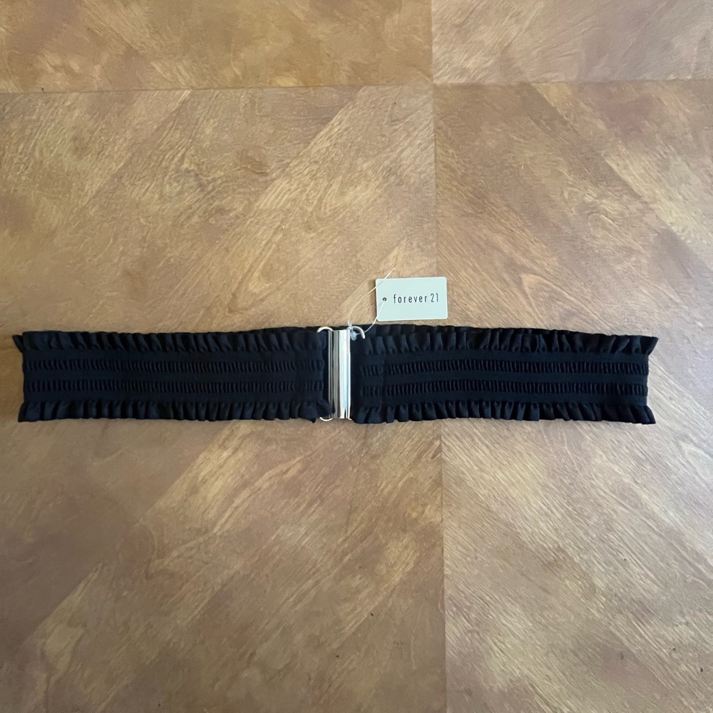 Forever 21 Black Textured Stretch Belt – Size M/L